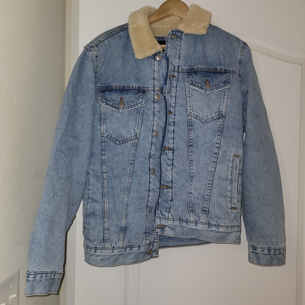 Zara Light Blue Denim Jacket with Cream Collar